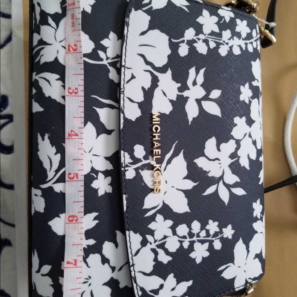 ❤️Michael Kors crossby NEW❤️ Final Price - Picture 5 of 9
